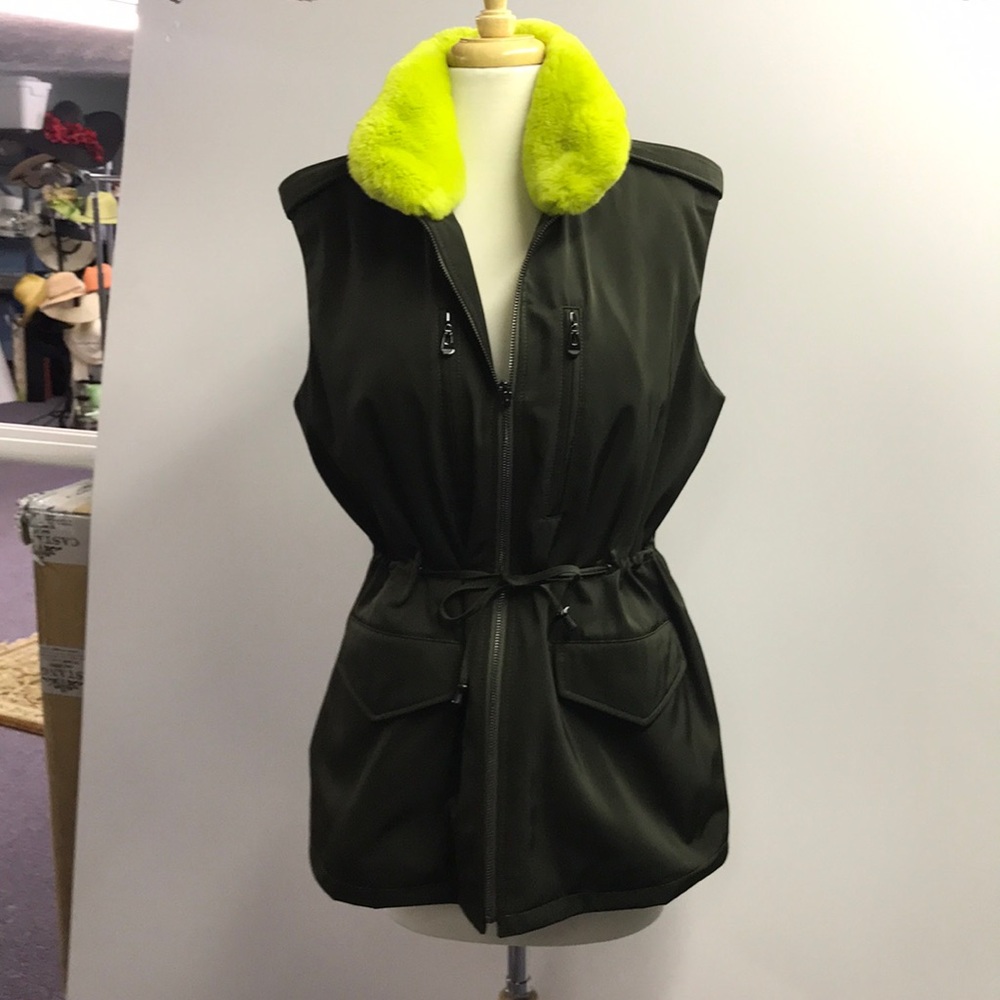 Reich Fur vest Military green Rex rabbit